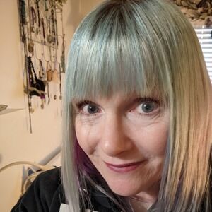 Meet your Posher, Violet